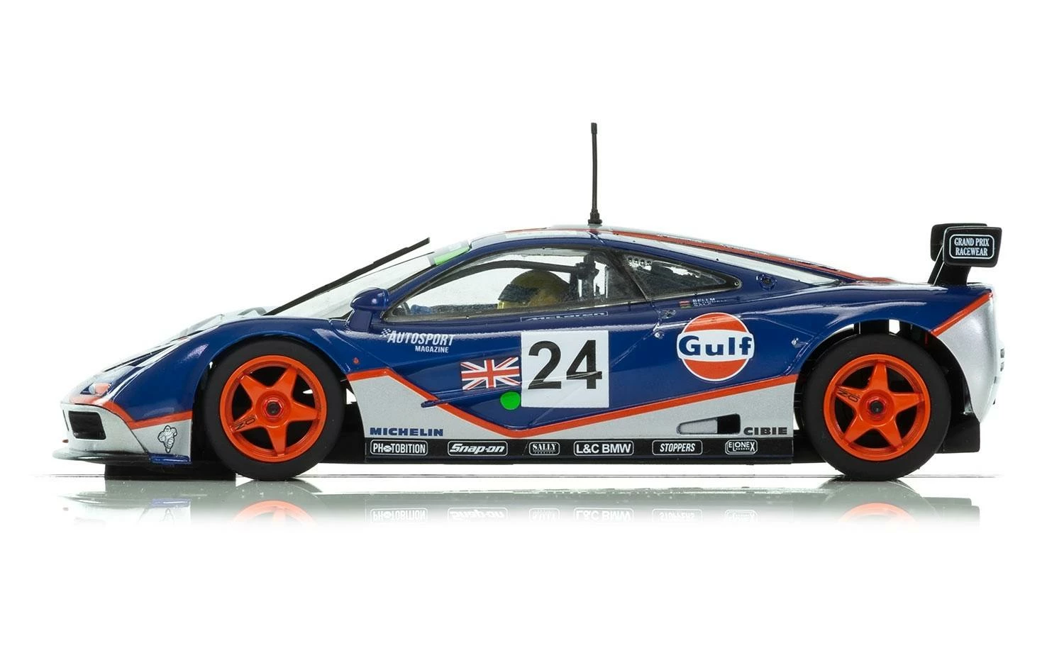 SCALEXTRIC C3969 MCLAREN F1 GTR 1995 – GULF EDITION 6 SCALEXTRIC C3969 MCLAREN F1 GTR 1995 – GULF EDITION - Image 4